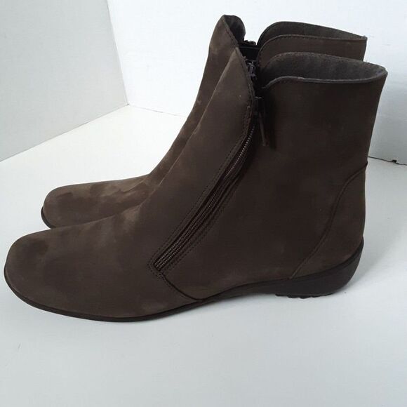 Munro Women's size 9.5N Ankle Boot - Picture 6 of 13